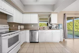 1226 NE 9th Ave, Cape Coral, FL 33909 - Photo 9