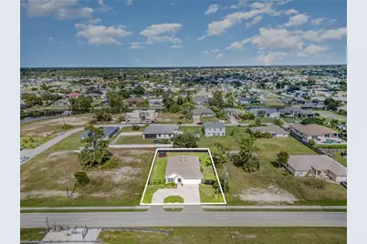 1413 SW Trafalgar Pkwy, Cape Coral, FL 33991 - Photo 37