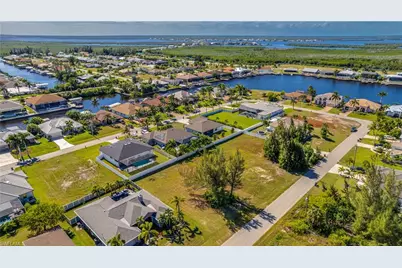 3806 SW 3rd St, Cape Coral, FL 33991 - Photo 13