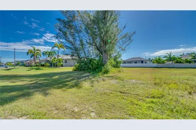 3806 SW 3rd St, Cape Coral, FL 33991 - Photo 3