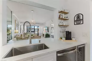 801 River Point Dr, Naples, FL 34102 - Photo 9