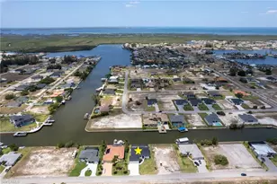 2702 Old Burnt Store Rd N, Cape Coral, FL 33993 - Photo 17