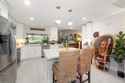 207 SE 43rd Ln, Cape Coral, FL 33904 - Photo 5