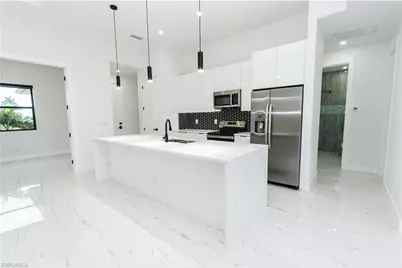 903 NE 23rd St, Cape Coral, FL 33909 - Photo 5