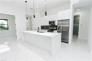 903 NE 23rd St, Cape Coral, FL 33909 - Photo 5