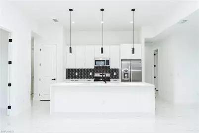 903 NE 23rd St, Cape Coral, FL 33909 - Photo 3