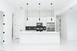 903 NE 23rd St, Cape Coral, FL 33909 - Photo 3