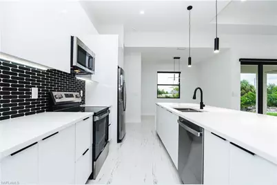 903 NE 23rd St, Cape Coral, FL 33909 - Photo 13