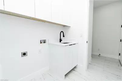 903 NE 23rd St, Cape Coral, FL 33909 - Photo 7