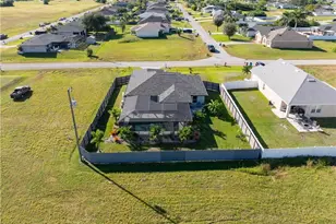 539 NW 13th St, Cape Coral, FL 33993 - Photo 23