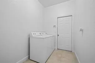 4010 SW 22nd Pl, Cape Coral, FL 33914 - Photo 17