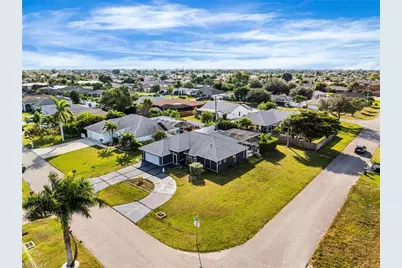 130 SE 29th Ter, Cape Coral, FL 33904 - Photo 7