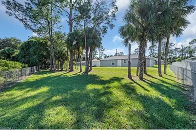 8073 Sherwood Cir, Labelle, FL 33935 - Photo 25