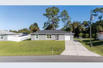 8073 Sherwood Cir, Labelle, FL 33935 - Photo 3