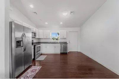 8073 Sherwood Cir, Labelle, FL 33935 - Photo 7