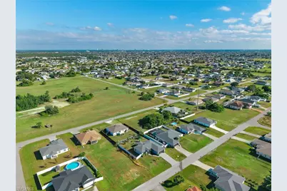 2737 NE 2nd Pl, Cape Coral, FL 33909 - Photo 27