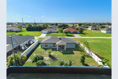 2737 NE 2nd Pl, Cape Coral, FL 33909 - Photo 29