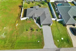 2737 NE 2nd Pl, Cape Coral, FL 33909 - Photo 35