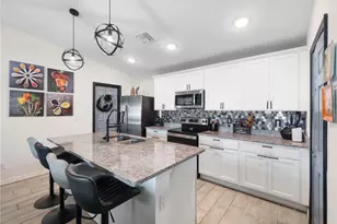 2737 NE 2nd Pl, Cape Coral, FL 33909 - Photo 9