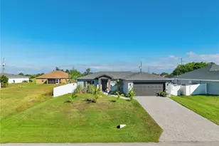 2737 NE 2nd Pl, Cape Coral, FL 33909 - Photo 25