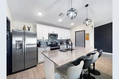 2737 NE 2nd Pl, Cape Coral, FL 33909 - Photo 11