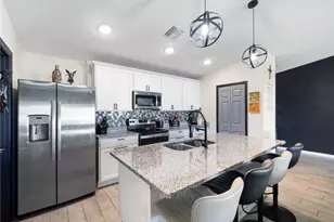 2737 NE 2nd Pl, Cape Coral, FL 33909 - Photo 11