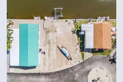 2910 Binnacle Ln, Saint James City, FL 33956 - Photo 11