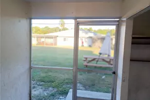 937 SE 23rd Pl, Cape Coral, FL 33990 - Photo 13