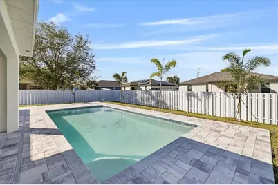105 NW 14th St, Cape Coral, FL 33993 - Photo 27