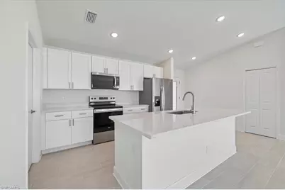 1726 NW 17th St, Cape Coral, FL 33993 - Photo 9