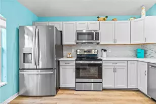 9819 Gladiolus Preserve Cir, Fort Myers, FL 33908 - Photo 7