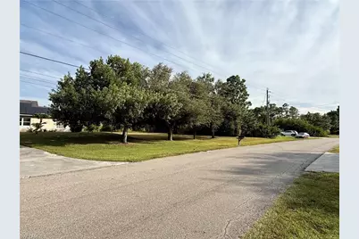 4540 Golfview Blvd, Lehigh Acres, FL 33973 - Photo 9