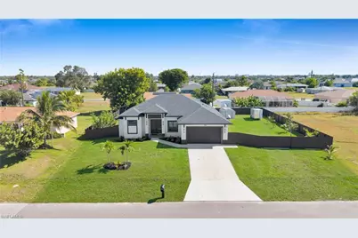 1215 NE 12th Pl, Cape Coral, FL 33909 - Photo 37