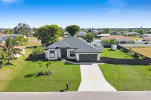 1215 NE 12th Pl, Cape Coral, FL 33909 - Photo 37