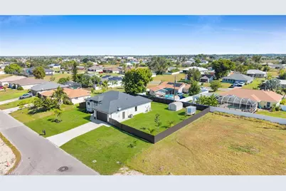 1215 NE 12th Pl, Cape Coral, FL 33909 - Photo 39