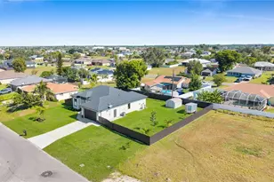 1215 NE 12th Pl, Cape Coral, FL 33909 - Photo 39