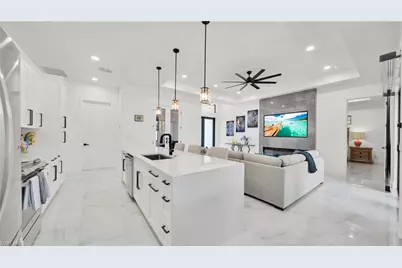 1215 NE 12th Pl, Cape Coral, FL 33909 - Photo 7