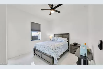 1215 NE 12th Pl, Cape Coral, FL 33909 - Photo 25