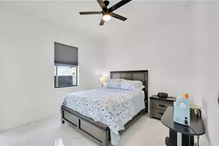 1215 NE 12th Pl, Cape Coral, FL 33909 - Photo 25