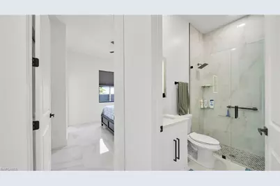 1215 NE 12th Pl, Cape Coral, FL 33909 - Photo 23