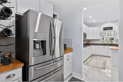 812 SW 11th Ct, Cape Coral, FL 33991 - Photo 15