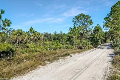 23345 Tinas Ln, Fort Myers, FL 33913 - Photo 15