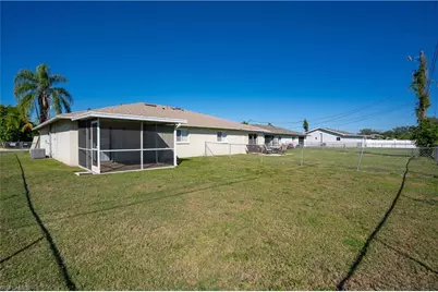 931/933 SE 23rd Pl, Cape Coral, FL 33990 - Photo 41