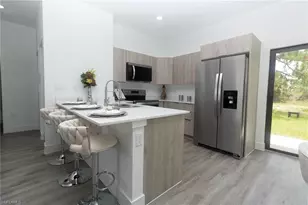 9049 Lamkin Cir, Labelle, FL 33935 - Photo 7