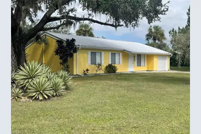 4015 Rainbow Cir, Labelle, FL 33935 - Photo 3