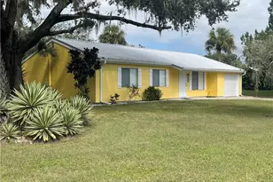 4015 Rainbow Cir, Labelle, FL 33935 - Photo 3