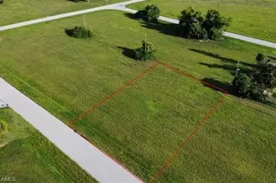 1720 NE 17th St, Cape Coral, FL 33909 - Photo 1