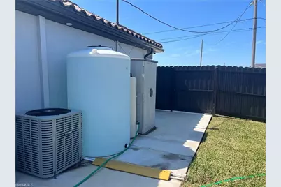 1215 NW 38th Ave, Cape Coral, FL 33993 - Photo 33