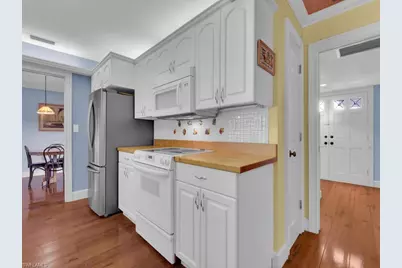 5324 Chippendale Cir E, Fort Myers, FL 33919 - Photo 9