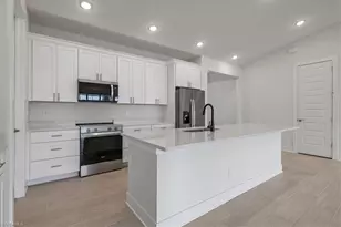 118 SW 20th St, Cape Coral, FL 33991 - Photo 9